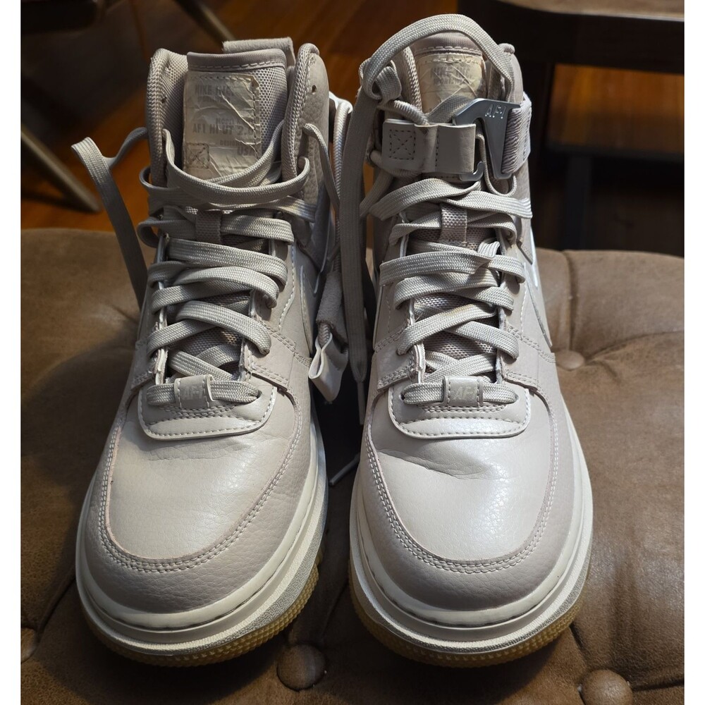 NIKE AIR FORCE 1 HIGH UTILITY BOOT 2.0 FOSSIL STONE-PEARL WHITE SZ 8